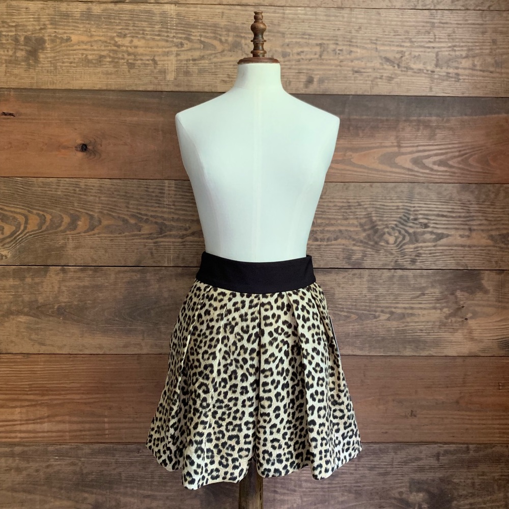 NWT Zara Leopard Skort